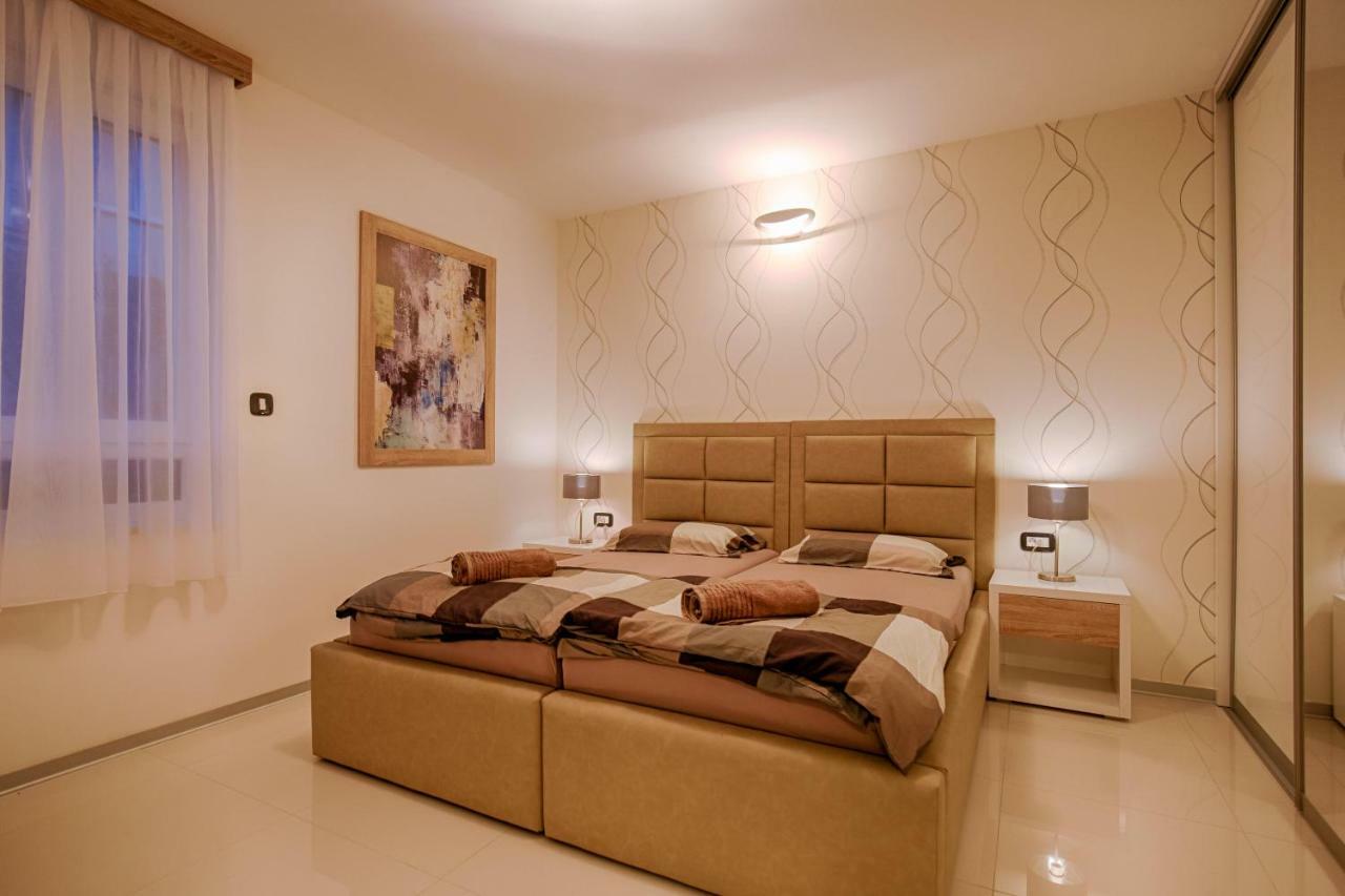 Deluxe New Apartments - Few Steps From The Beach - Luxury Holiday With Style - By Traveler Tourist Agency Krk Krk Town Exterior foto